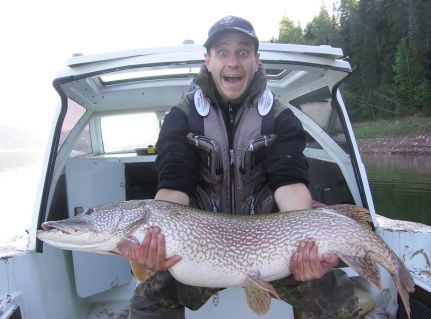 Рыбалка на катере на Красноярском водохранилище