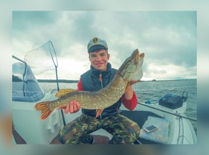 Рыбалка с гидом на Иваньковском водохранилище / Волге  Тверская область